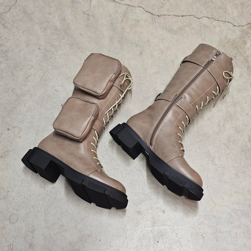 Lace-Up Utility Combat Boots With Side Pouches Chunky Soles And Side Zippers In - Picture 4 of 7